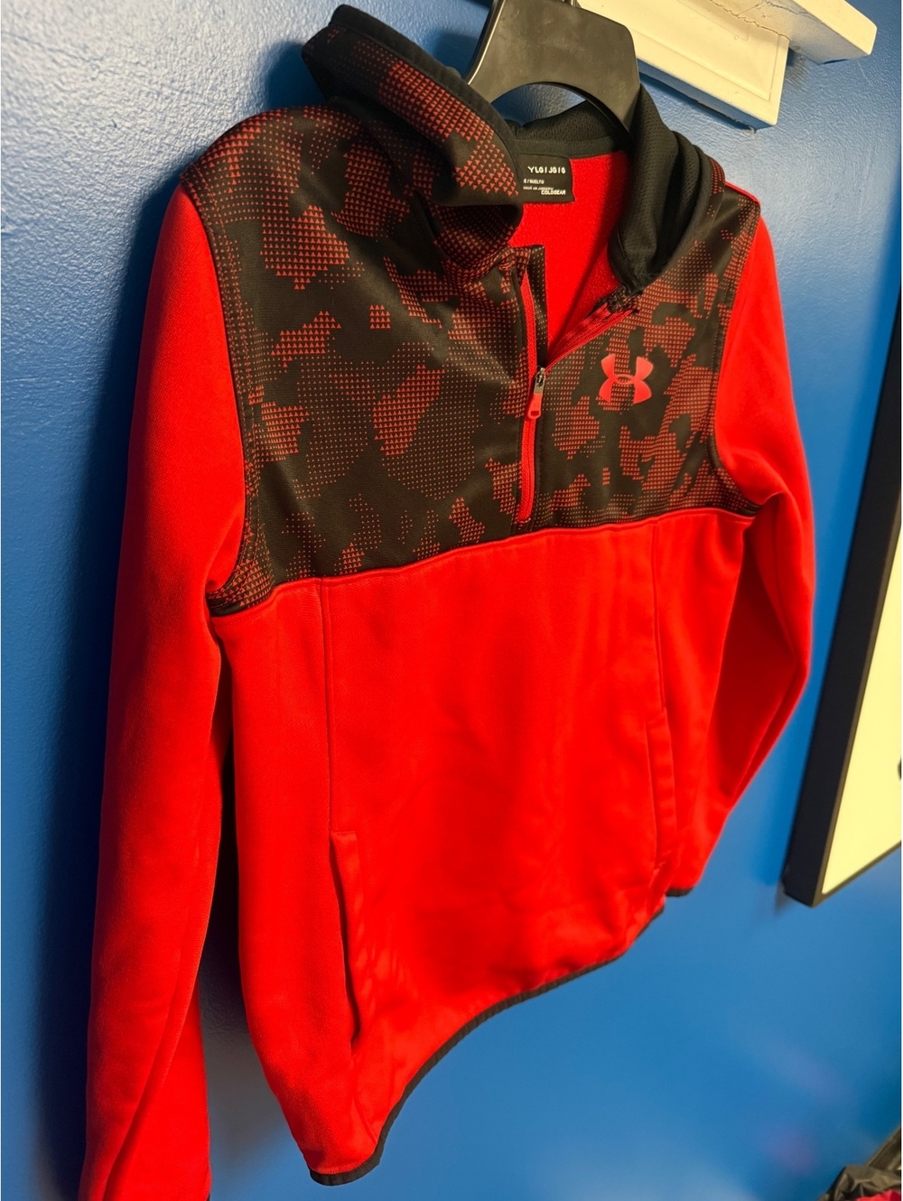 Under Armour Boys Large (YLG) Red Black Pixel Camo 1/4 Zip ColdGear Hoodie